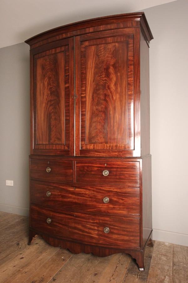 Stunning George IV Bow Fronted Mahogany Linen Press
