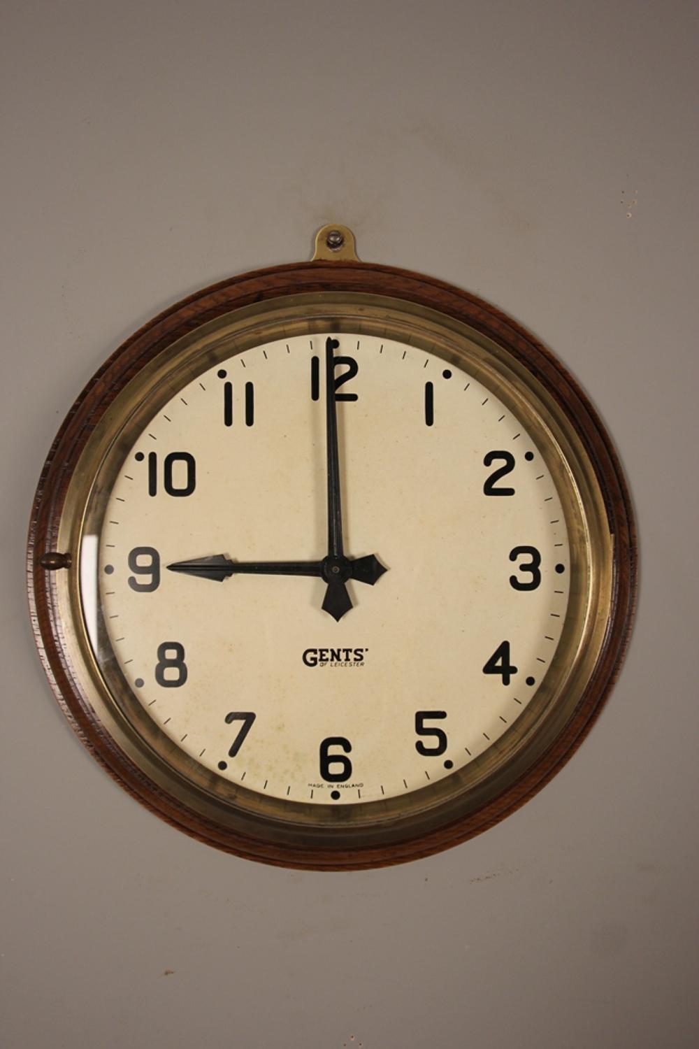 Stylish Gents Brass & Oak Dial Clock