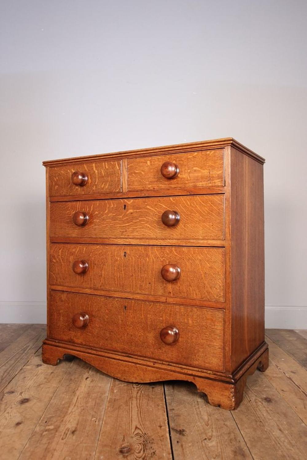 Small Country Oak Chest of Drawers