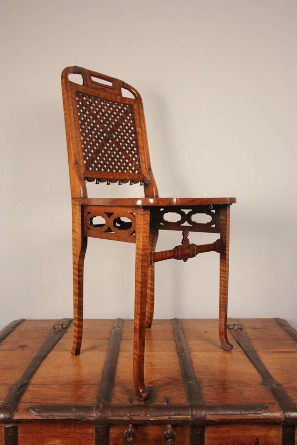 Taprell Holland & Sons Campaign Chair