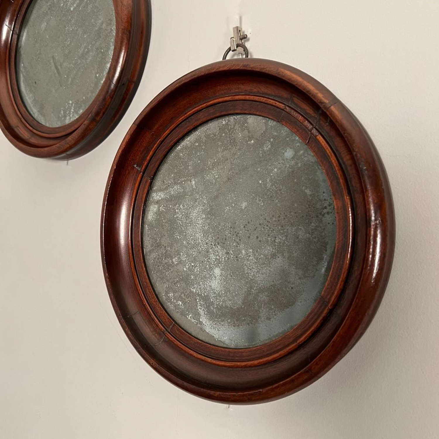 Pair of Round Mahogany Mirror with Fabulous Plate