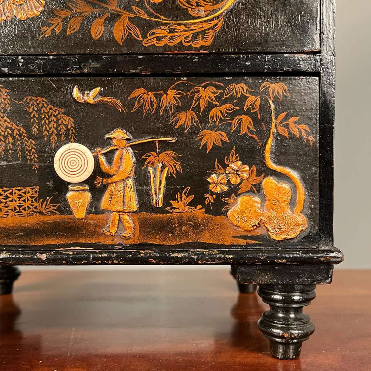 Stunning Table Top Chinoiserie Japanned Chest